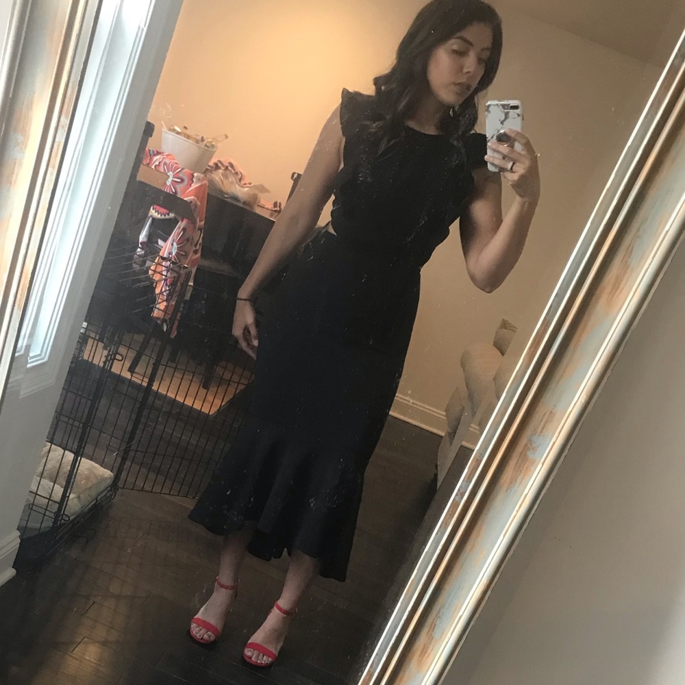Size medium selfie Leslie  midi dress worn once